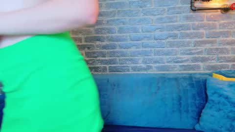 Lisa Caprice online show from June 5, 2026, 4:30 am