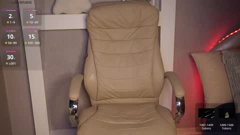 lisa_elfy online show from November 24, 2025, 3:01 pm