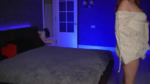 lisa_elfy online show from March 9, 2026, 3:38 pm