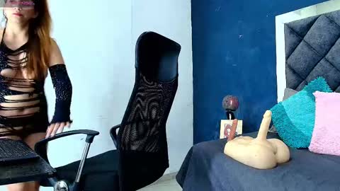 lisa_louis online show from October 12, 2025, 11:15 pm