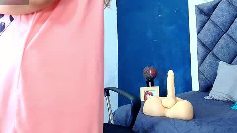 lisa_louis online show from October 15, 2025, 6:35 am