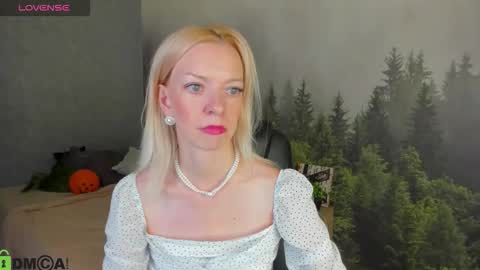 Snapshot of lisa_magnusson chatting on October 26, 2025, 11:53 pm Lisa online show from October 26, 2025, 11:53 pm