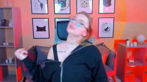 Lisa online show from October 24, 2025, 6:32 am