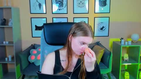 Lisa online show from October 25, 2025, 2:19 am