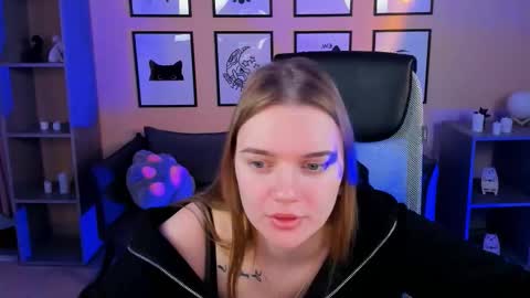 Lisa online show from November 5, 2025, 2:33 am