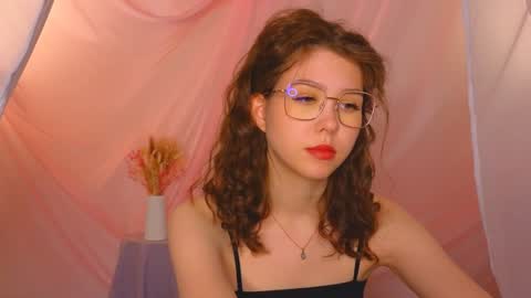 Snapshot of lisa_roses chatting on January 28, 2025, 6:16 am Lisa online show from January 28, 2025, 6:16 am