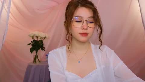 Snapshot of lisa_roses chatting on February 3, 2025, 7:18 am Lisa online show from February 3, 2025, 7:18 am