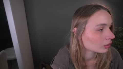 Elisabeth or Lisa online show from December 18, 2025, 8:26 pm