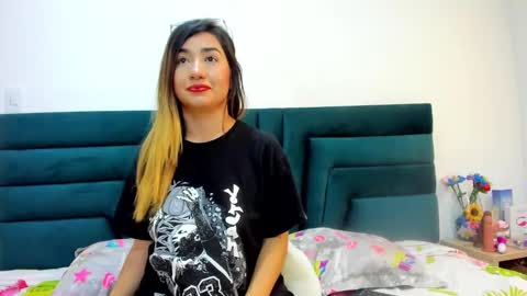 lisa white  online show from March 10, 2025, 9:40 pm