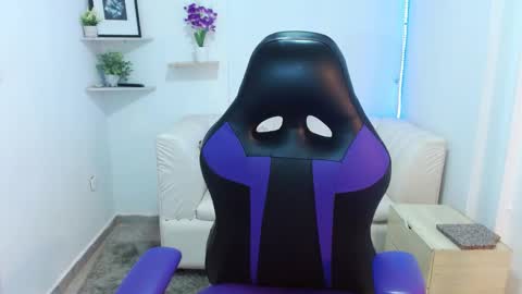 lisabenson1 online show from December 6, 2024, 7:23 pm