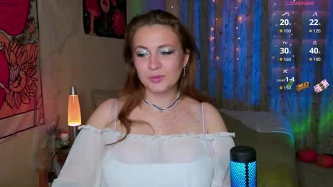 LisaCase online show from October 21, 2025, 12:39 pm