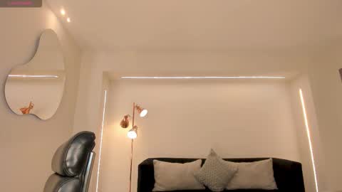 Snapshot of lisaflowersx chatting on February 5, 2026, 7:57 am Lisa Flowers online show from February 5, 2026, 7:57 am