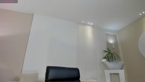 Snapshot of lisaflowersx chatting on February 10, 2026, 11:58 am Lisa Flowers online show from February 10, 2026, 11:58 am