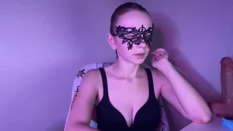 Lisa online show from September 10, 2025, 5:13 pm