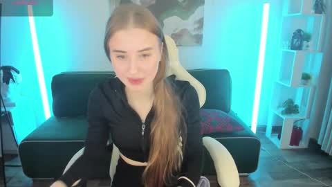 Snapshot of lisahille chatting on February 14, 2026, 3:36 am Lisa online show from February 14, 2026, 3:36 am