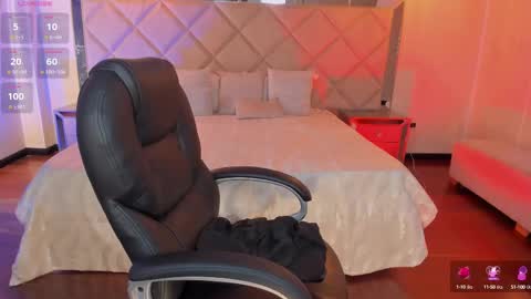 LISA MONROE online show from February 11, 2025, 6:33 pm