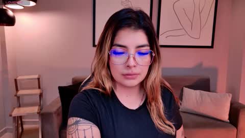 LISA MONROE online show from September 14, 2025, 11:31 am