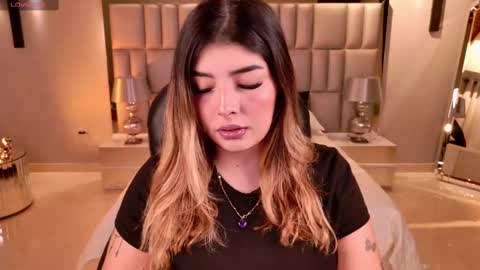 LISA MONROE online show from November 11, 2025, 8:31 pm