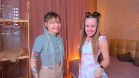 Hello our names are Kate and Alice this is our first day here. online show from December 6, 2024, 1:18 am