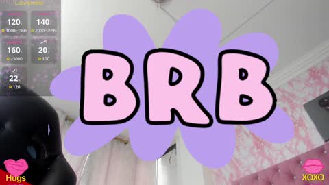 lisawalker_ online show from December 10, 2024, 5:44 pm