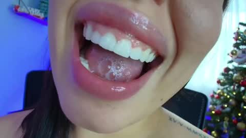 Lisbet online show from December 6, 2024, 7:23 pm