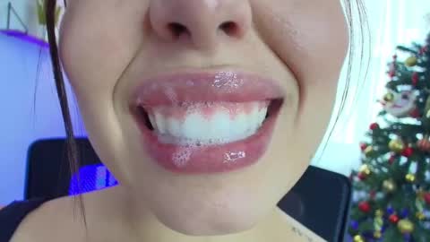 Lisbet online show from January 9, 2025, 6:36 pm