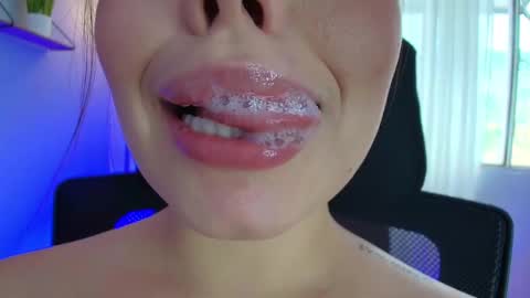 Lisbet online show from February 10, 2025, 7:17 pm