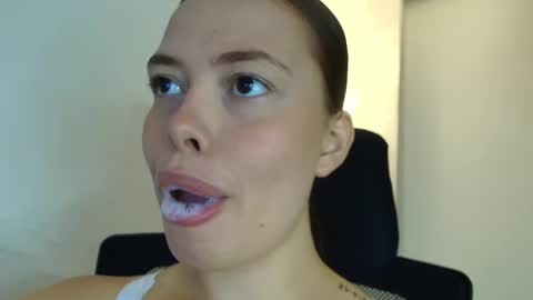 Lisbet online show from December 4, 2025, 7:22 pm