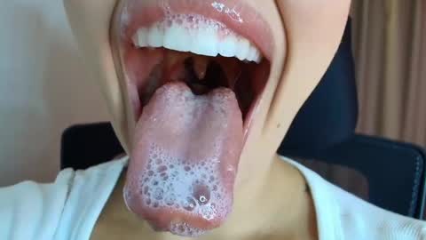 Lisbet online show from April 13, 2026, 10:48 pm