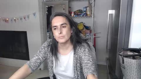 Lisette LaRoche online show from December 3, 2025, 1:13 am