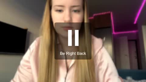 Snapshot of lisi_kiss_ chatting on May 17, 2026, 5:42 pm Aurora online show from May 17, 2026, 5:42 pm