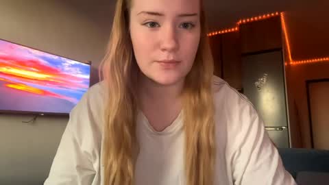 Snapshot of lisi_kiss_ chatting on May 22, 2026, 6:13 pm Aurora online show from May 22, 2026, 6:13 pm