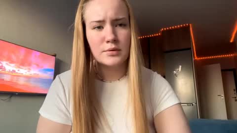 Snapshot of lisi_kiss_ chatting on May 24, 2026, 6:13 pm Aurora online show from May 24, 2026, 6:13 pm