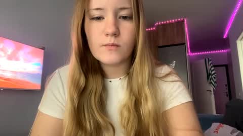 Snapshot of lisi_kiss_ chatting on May 27, 2026, 10:12 am Aurora online show from May 27, 2026, 10:12 am