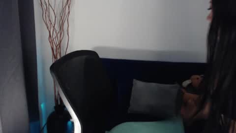  Liss  online show from December 6, 2024, 10:38 am