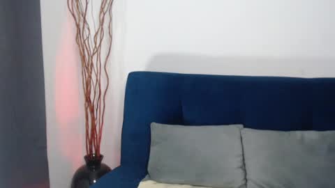  Liss  online show from December 9, 2024, 9:06 am