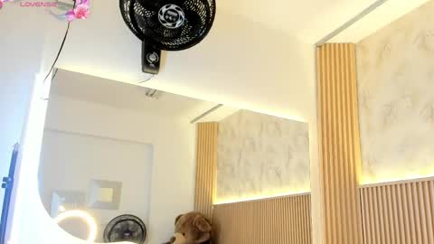 Snapshot of liss_reyes chatting on June 4, 2026, 1:28 pm Liss online show from June 4, 2026, 1:28 pm