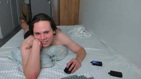 Snapshot of lissa_alfie chatting on December 14, 2024, 3:18 am Alfie online show from December 14, 2024, 3:18 am