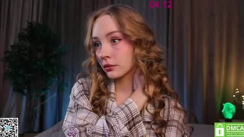 Snapshot of lissa_meooow chatting on December 4, 2024, 3:26 am your Liza again. Next stream Dec. 1 at 2 or 3 GMT online show from December 4, 2024, 3:26 am