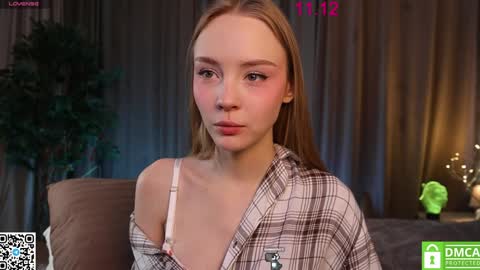 Snapshot of lissa_meooow chatting on December 11, 2024, 2:19 am your Liza again. Next stream Dec. 1 at 2 or 3 GMT online show from December 11, 2024, 2:19 am