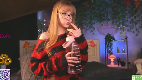 Snapshot of lissa_meooow chatting on October 23, 2025, 5:18 am your Liza again. Next stream Dec. 1 at 2 or 3 GMT online show from October 23, 2025, 5:18 am