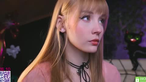 Snapshot of lissa_meooow chatting on October 26, 2025, 5:35 am your Liza again. Next stream Dec. 1 at 2 or 3 GMT online show from October 26, 2025, 5:35 am