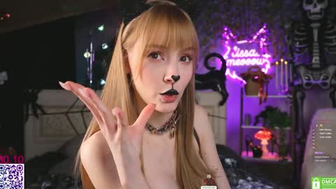 Snapshot of lissa_meooow chatting on October 30, 2025, 6:48 am your Liza again. Next stream Dec. 1 at 2 or 3 GMT online show from October 30, 2025, 6:48 am