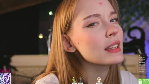 Snapshot of lissa_meooow chatting on November 4, 2025, 5:39 am your Liza again. Next stream Dec. 1 at 2 or 3 GMT online show from November 4, 2025, 5:39 am