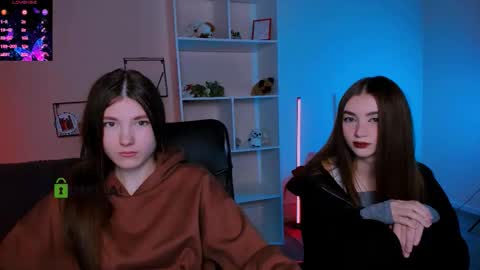 lissa_night online show from October 13, 2025, 12:38 pm