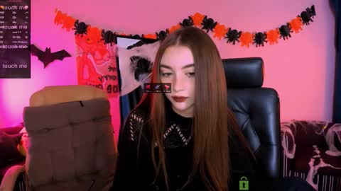 lissa_night online show from November 3, 2025, 9:54 am