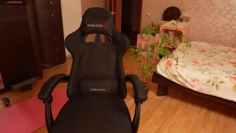 Lissa online show from October 3, 2025, 2:25 pm