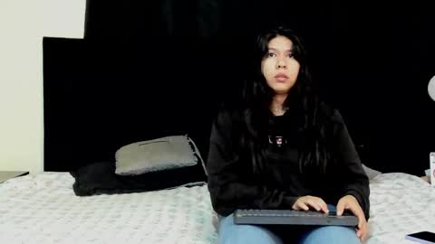 Natalia and alejandro online show from October 7, 2025, 10:34 am