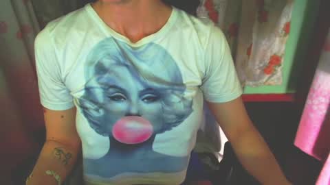 Snapshot of lisstaylor chatting on March 4, 2025, 3:15 pm Liss online show from March 4, 2025, 3:15 pm