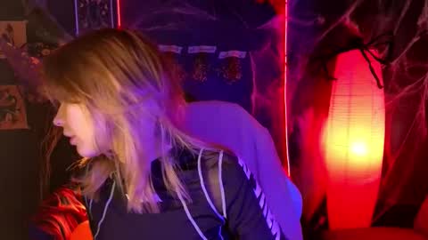 Lena online show from October 19, 2025, 1:39 am